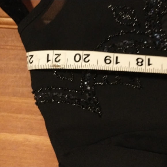 Jordan woman's size 5/6 shear blouse with faux gems/sequins- NWOT - Picture 6 of 11